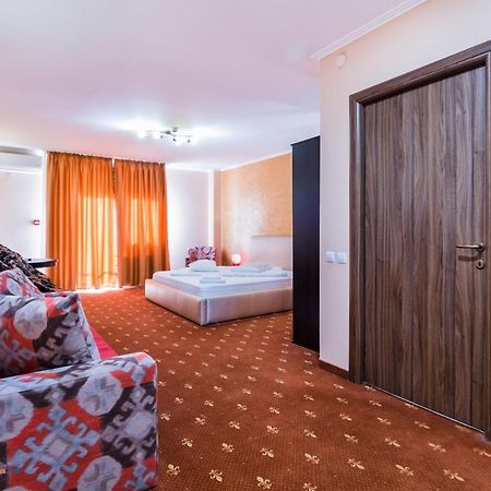 Hotel Monte Carlo Reghin Exteriér fotografie