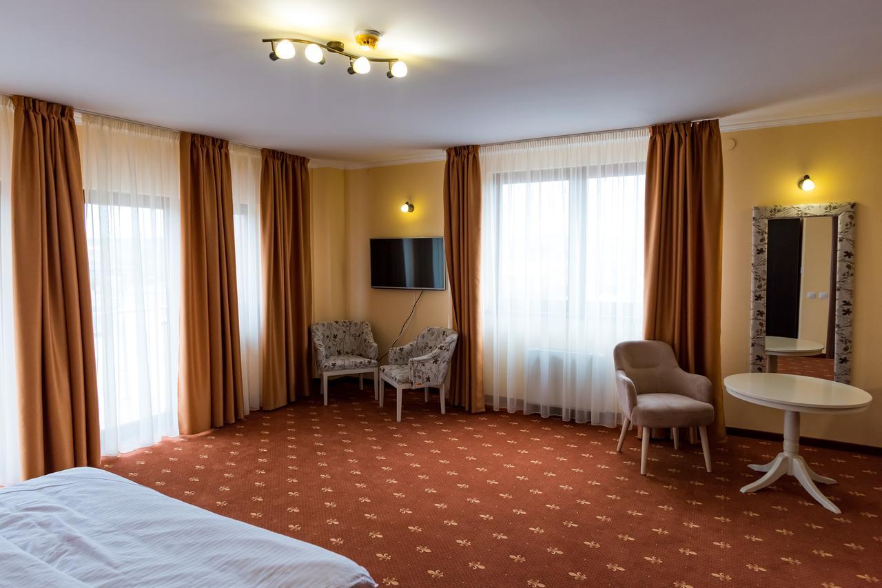 Hotel Monte Carlo Reghin Exteriér fotografie