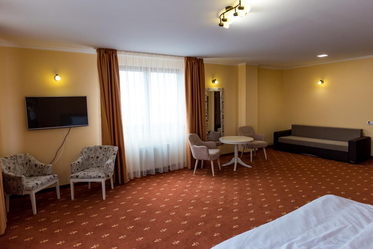 Hotel Monte Carlo Reghin Exteriér fotografie