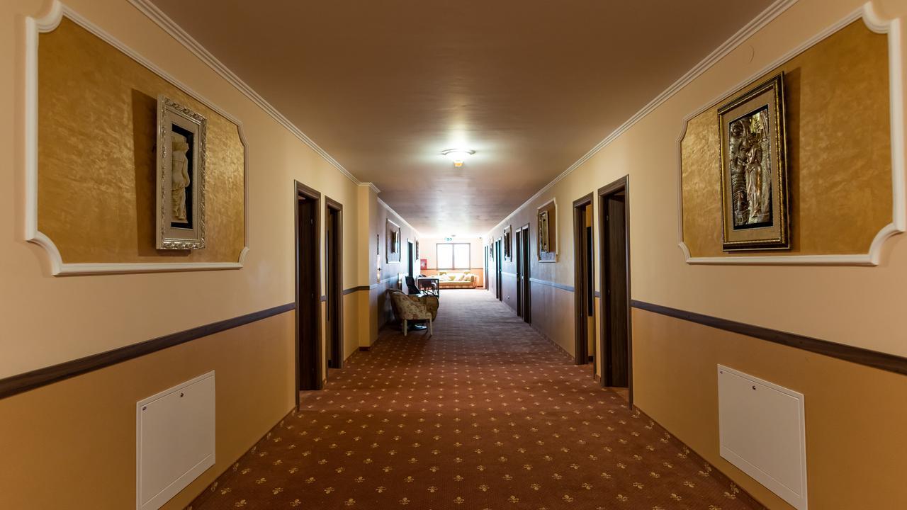 Hotel Monte Carlo Reghin Exteriér fotografie